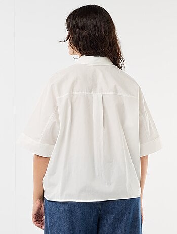 Camisa acetinada com botões estrela-do-mar