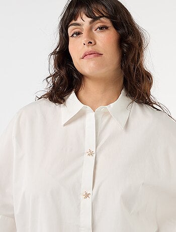 Camisa acetinada com botões estrela-do-mar