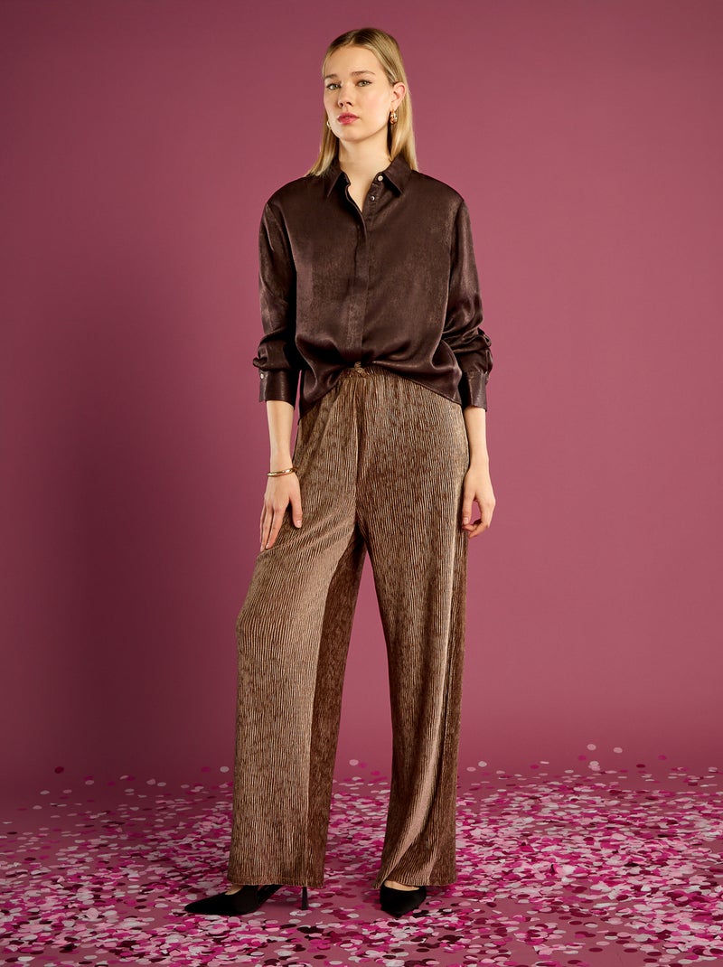 Camisa acetinada corte semi-longo lisa Castanho - Kiabi