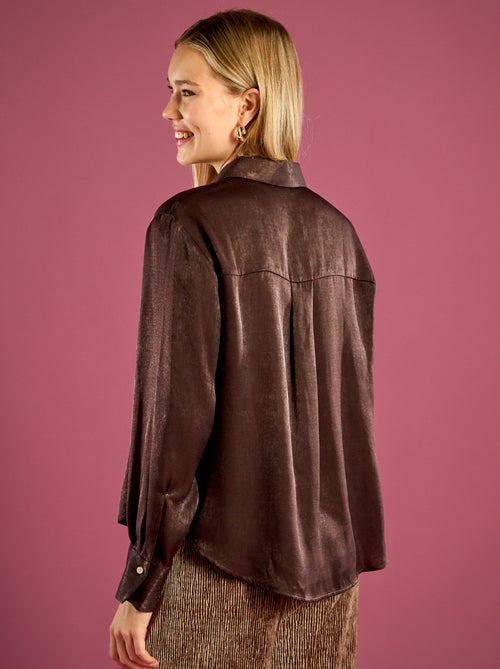 Camisa acetinada corte semi-longo lisa - Kiabi