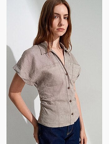 Camisa ajustada texturizada de manga curta dilvin