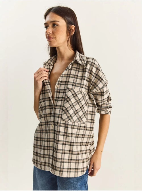 Camisa aos quadrados oversized de manga comprida com bolso lucci - Kiabi Camisa aos quadrados oversized de manga comprida com bolso lucci - Kiabi