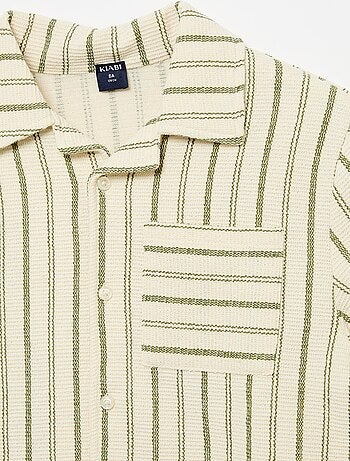 Camisa às riscas