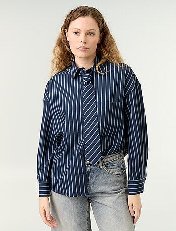 Camisa às riscas com bolso no peito + gravata a condizer - 2 peças