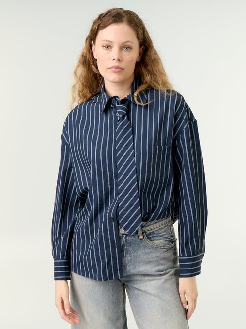 Camisa às riscas com bolso no peito + gravata a condizer - 2 peças - Kiabi Camisa às riscas com bolso no peito + gravata a condizer - 2 peças - Kiabi