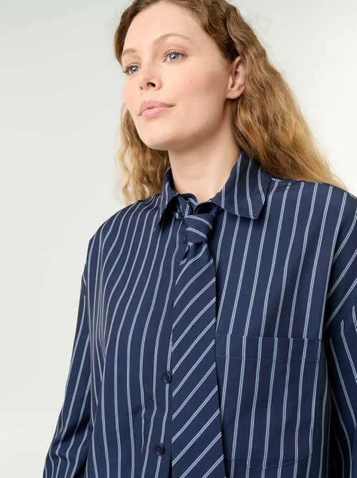 Camisa às riscas com bolso no peito + gravata a condizer - 2 peças - Kiabi Camisa às riscas com bolso no peito + gravata a condizer - 2 peças - Kiabi