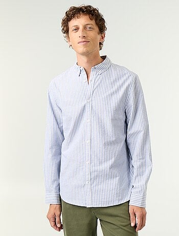 Camisa às riscas com colarinho abotoado
