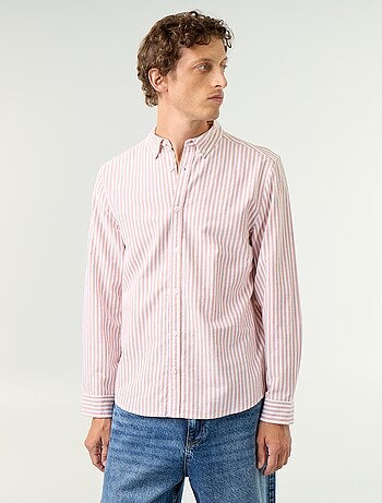 Camisa às riscas com colarinho abotoado
