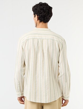 Camisa às riscas com gola mao e mangas arregaçáveis