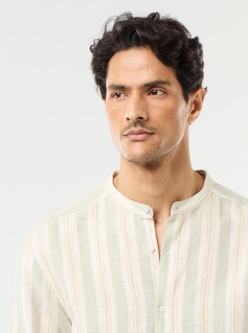 Camisa às riscas com gola mao e mangas arregaçáveis - Kiabi