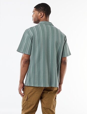 Camisa às Riscas de Manga Curta