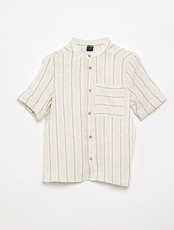 Camisa às riscas de manga curta