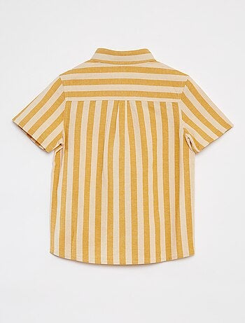 Camisa às riscas de manga curta