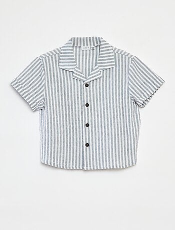 Camisa às riscas de manga curta