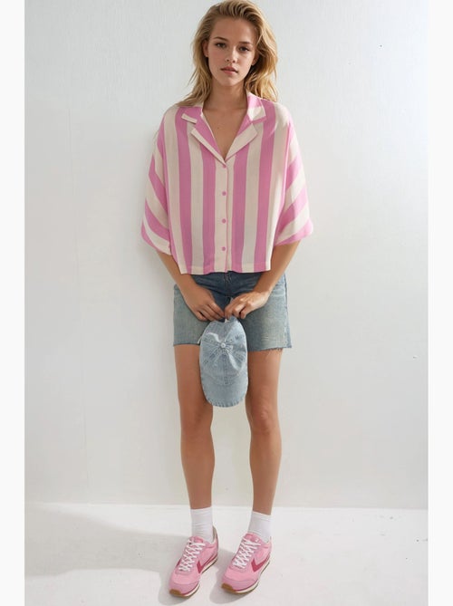 Camisa às riscas relaxed fit com abotoamento busem - Kiabi Camisa às riscas relaxed fit com abotoamento busem - Kiabi