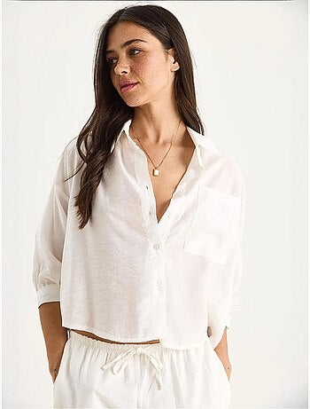 Camisa bianco com detalhe de bolso único e manga curta lucci