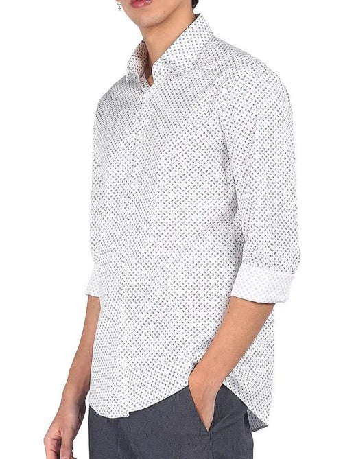 Camisa Branca Calvin Klein Jeans para Homem LV019EU041 - Kiabi Camisa Branca Calvin Klein Jeans para Homem LV019EU041 - Kiabi