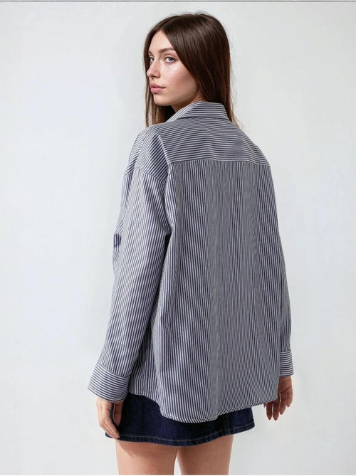 Camisa casual às riscas oversize hiccup - Kiabi Camisa casual às riscas oversize hiccup - Kiabi