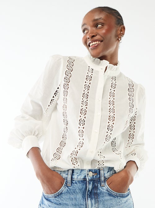 Camisa com bordado inglês e folhos na gola - Kiabi