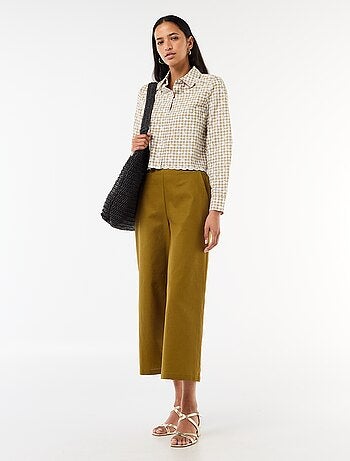 Camisa com bordados all over