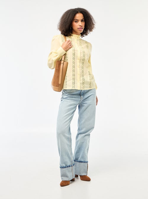 Camisa com bordados ingleses e folhos na gola - Kiabi