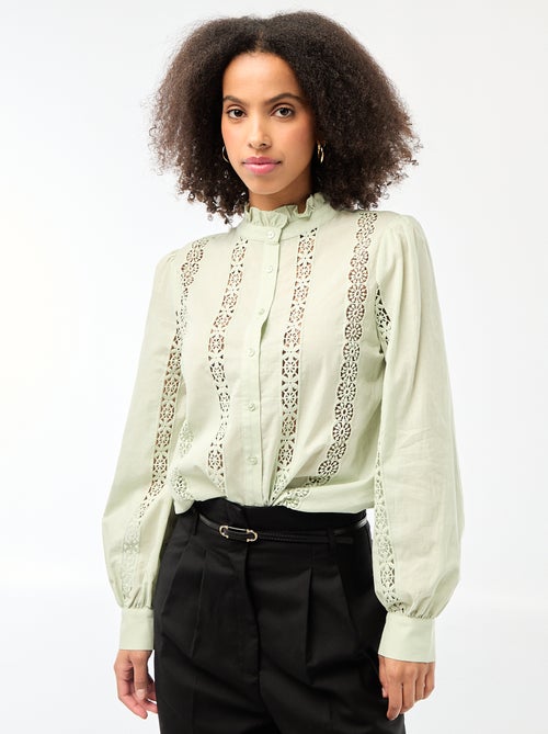 Camisa com bordados ingleses e folhos na gola - Kiabi