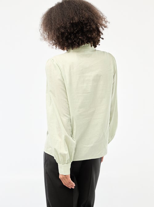 Camisa com bordados ingleses e folhos na gola - Kiabi