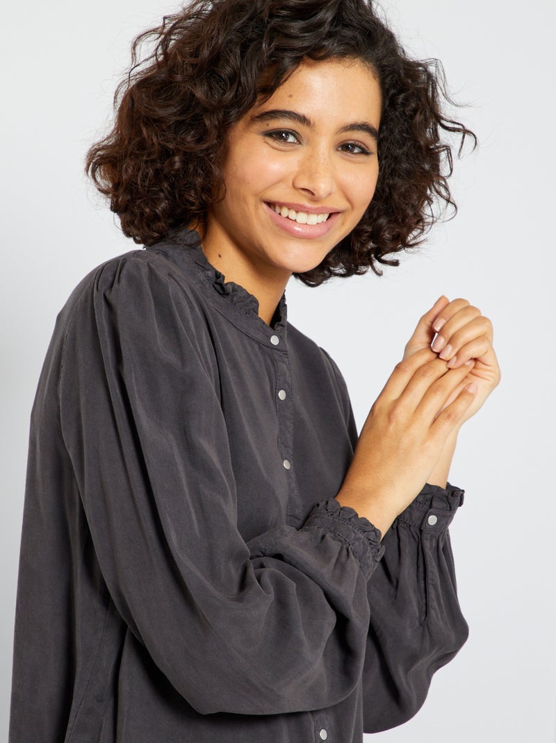 Camisa com colarinho com folhos Cinza Escuro - Kiabi