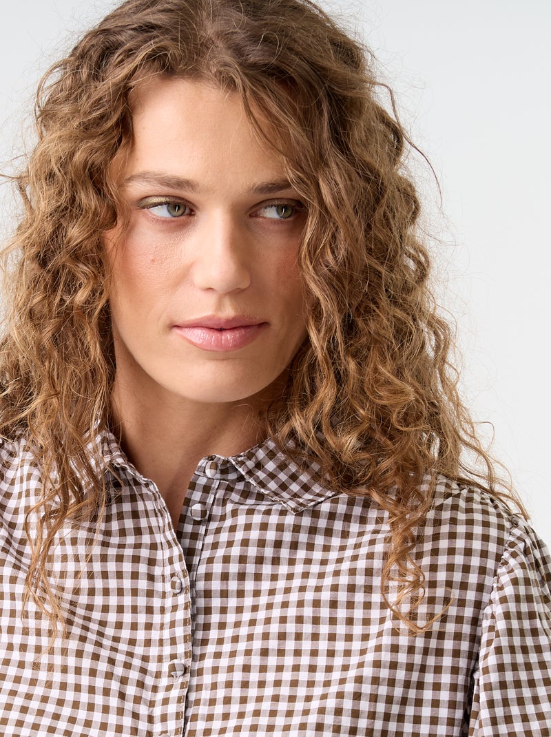 Camisa com gola abotoada Caqui - Kiabi