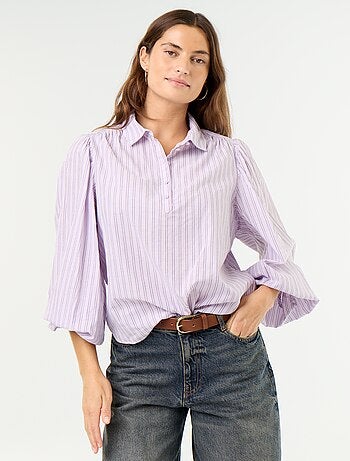 Camisa com gola abotoada