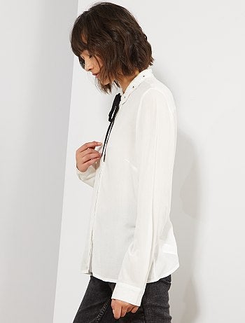 Camisa com gola bordada e com laço - Kiabi