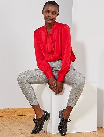 Camisa com gola com laço - Kiabi