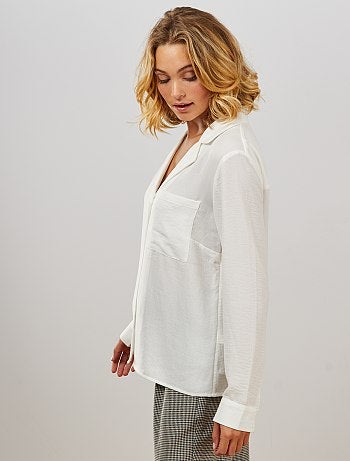 Camisa com gola plana e bolso frontal - Kiabi