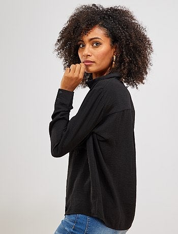 Camisa com gola plana e bolso frontal - Kiabi