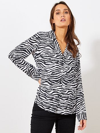 Camisa com gola plana e bolso frontal - Kiabi