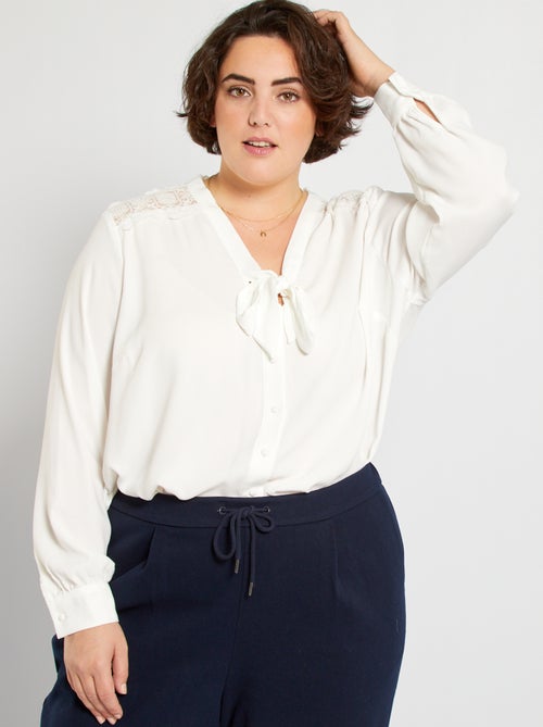 Camisa com laço e renda - Kiabi