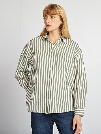 Camisa comprida com bolso frontal com 20% de linho