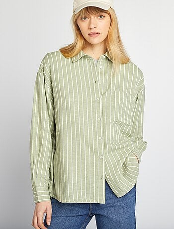 Camisa comprida com bolso frontal com 20% de linho