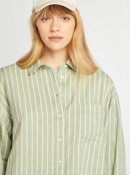 Camisa comprida com bolso frontal com 20% de linho - Kiabi