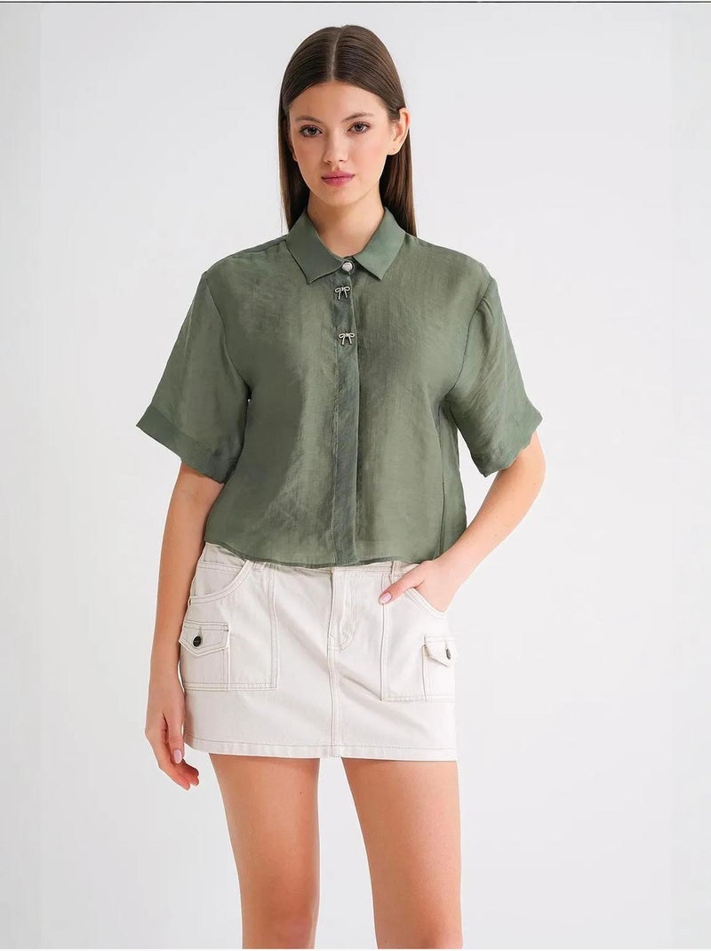 Camisa crop de manga curta com acessórios em pedra mixray Cáqui - Kiabi