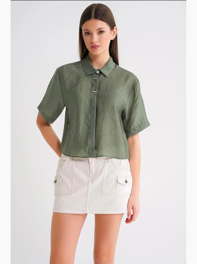 Camisa crop de manga curta com acessórios em pedra mixray Cáqui - Kiabi