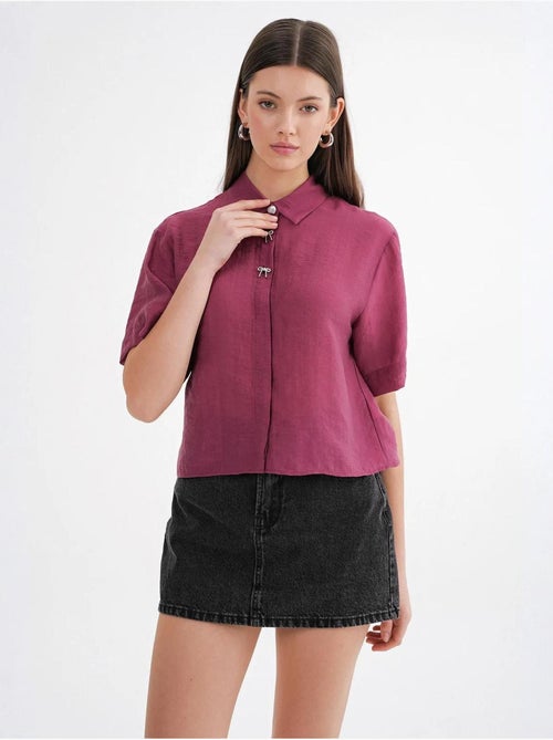 Camisa crop de manga curta com acessórios em pedra mixray - Kiabi Camisa crop de manga curta com acessórios em pedra mixray - Kiabi