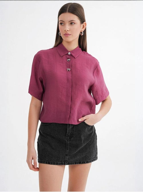 Camisa crop de manga curta com acessórios em pedra mixray - Kiabi Camisa crop de manga curta com acessórios em pedra mixray - Kiabi