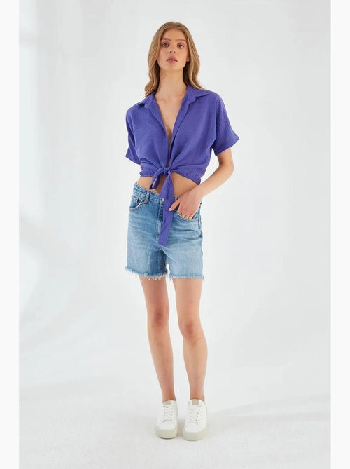 Camisa crop slim fit com decote em v e fecho de atar mixray - Kiabi