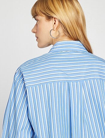 Camisa cropped às riscas