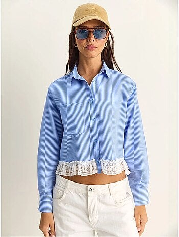 Camisa cropped às riscas com abotoamento à frente lucci