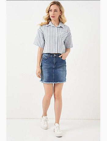 Camisa cropped às riscas com bolso bdart