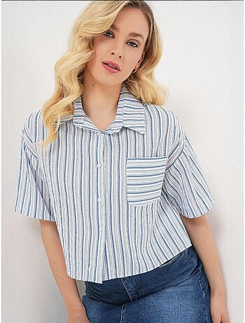 Camisa cropped às riscas com bolso bdart