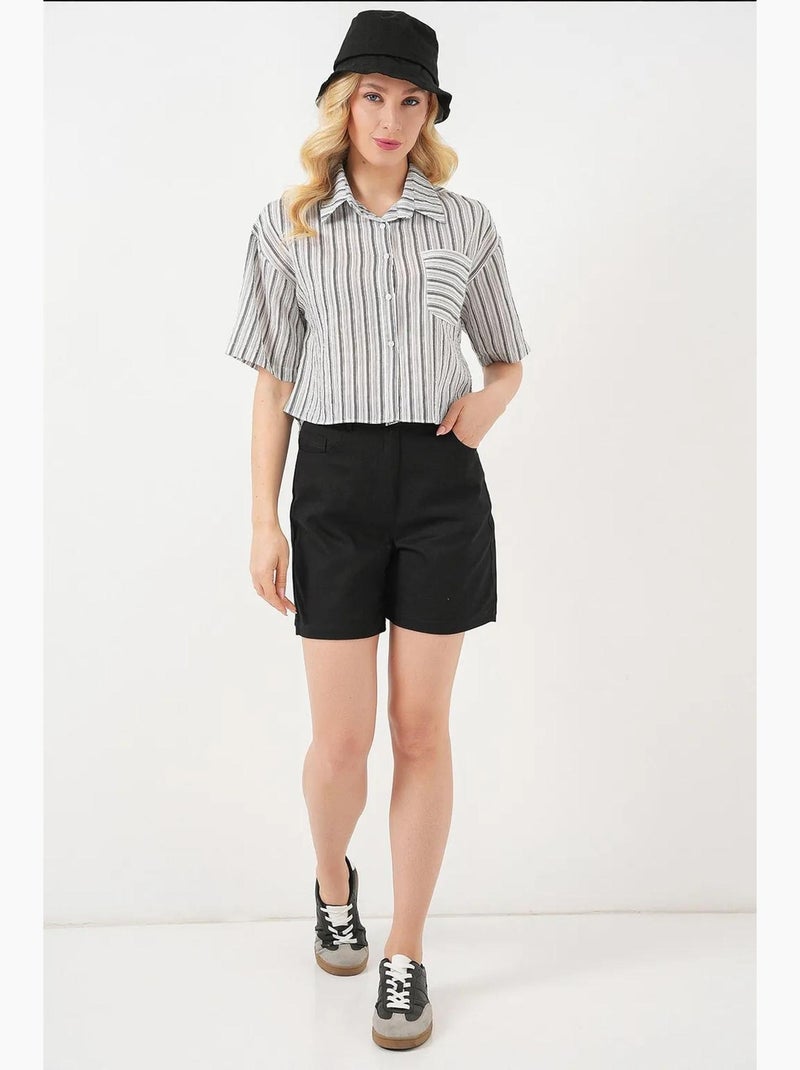 Camisa cropped às riscas com bolso bdart Preto - Kiabi