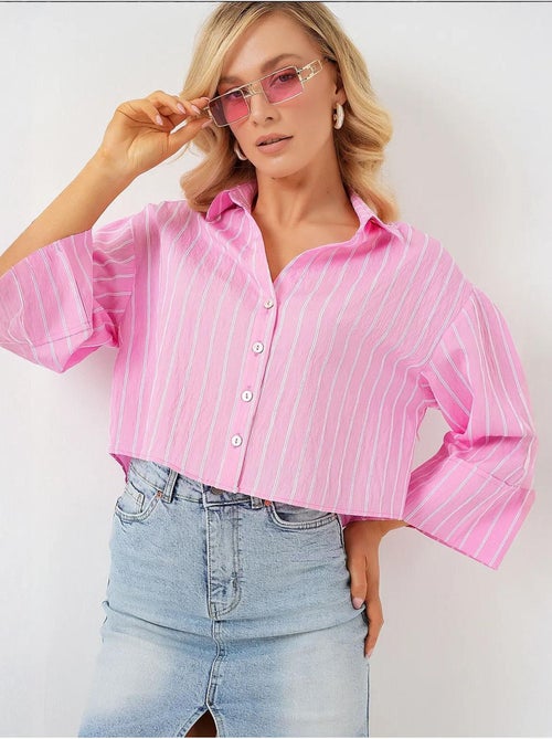 Camisa cropped às riscas oversized com fecho de botões bdart - Kiabi Camisa cropped às riscas oversized com fecho de botões bdart - Kiabi